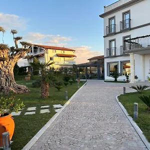 **** Hotel Evergreen Laguna Vain-lezhe Albanie