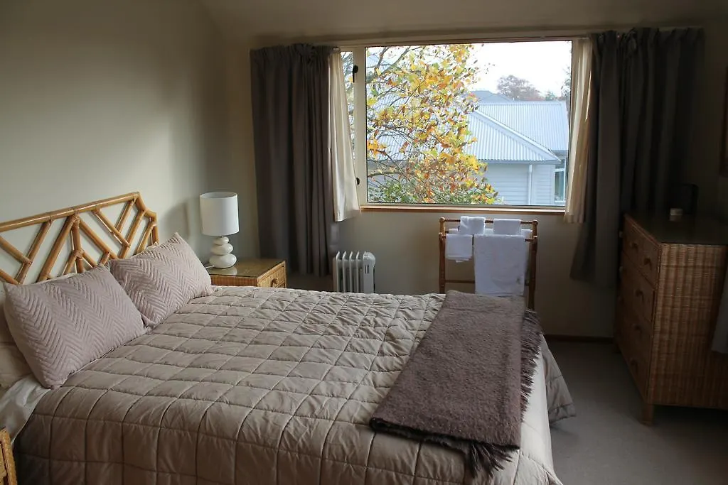 Aroha Riccarton Bed And Breakfast Christchurch Bed & Breakfast